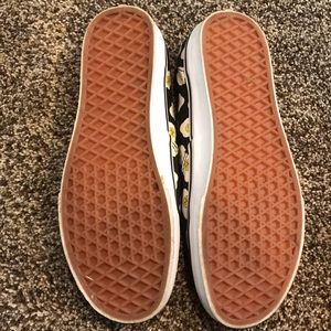 Vans egg shoes